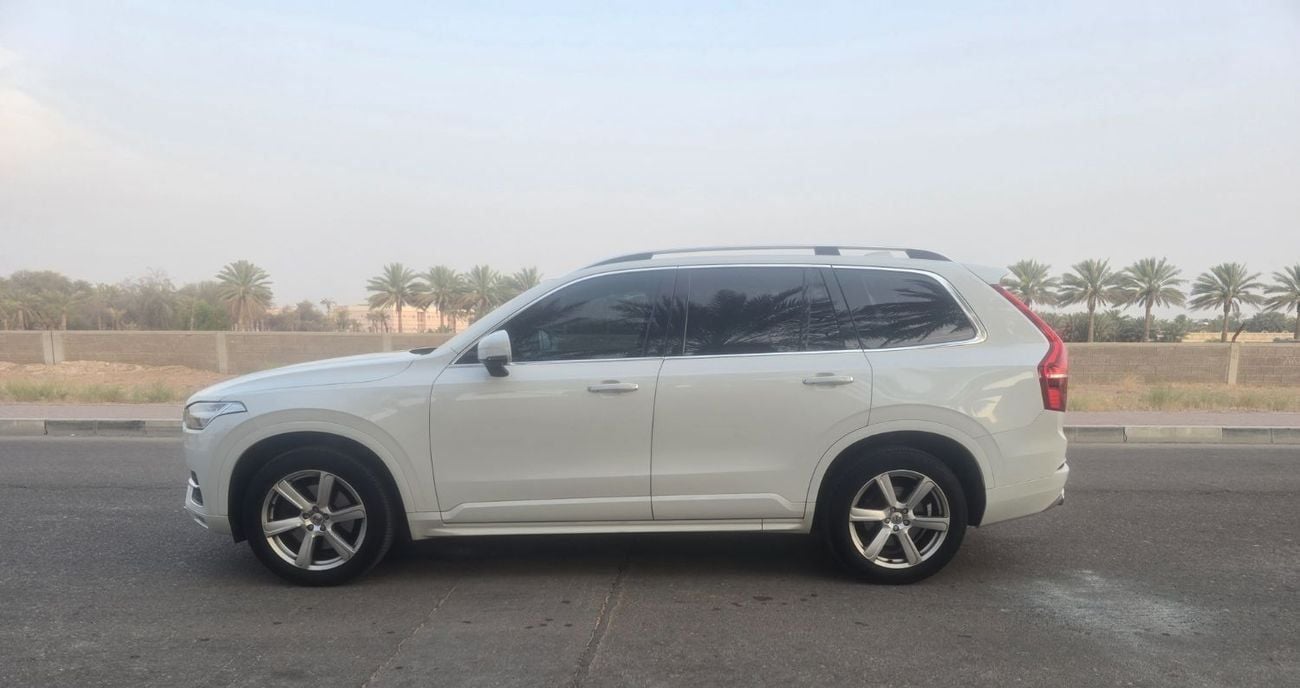 فولفو XC 90 MOMENTUM