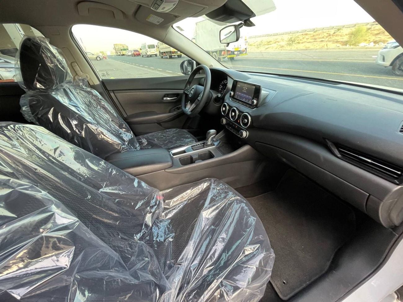 Nissan Sentra 2.0L V4 / FULL OPTION / LOW MILEAGE / RADAR / ROAD ASSIST / BLIND SPOT / RIMS