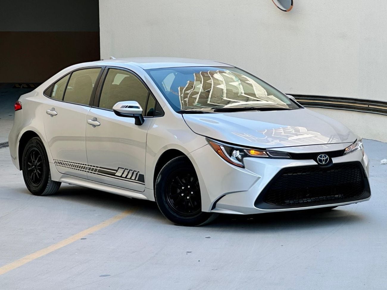 Toyota Corolla LE Corolla HYBRID