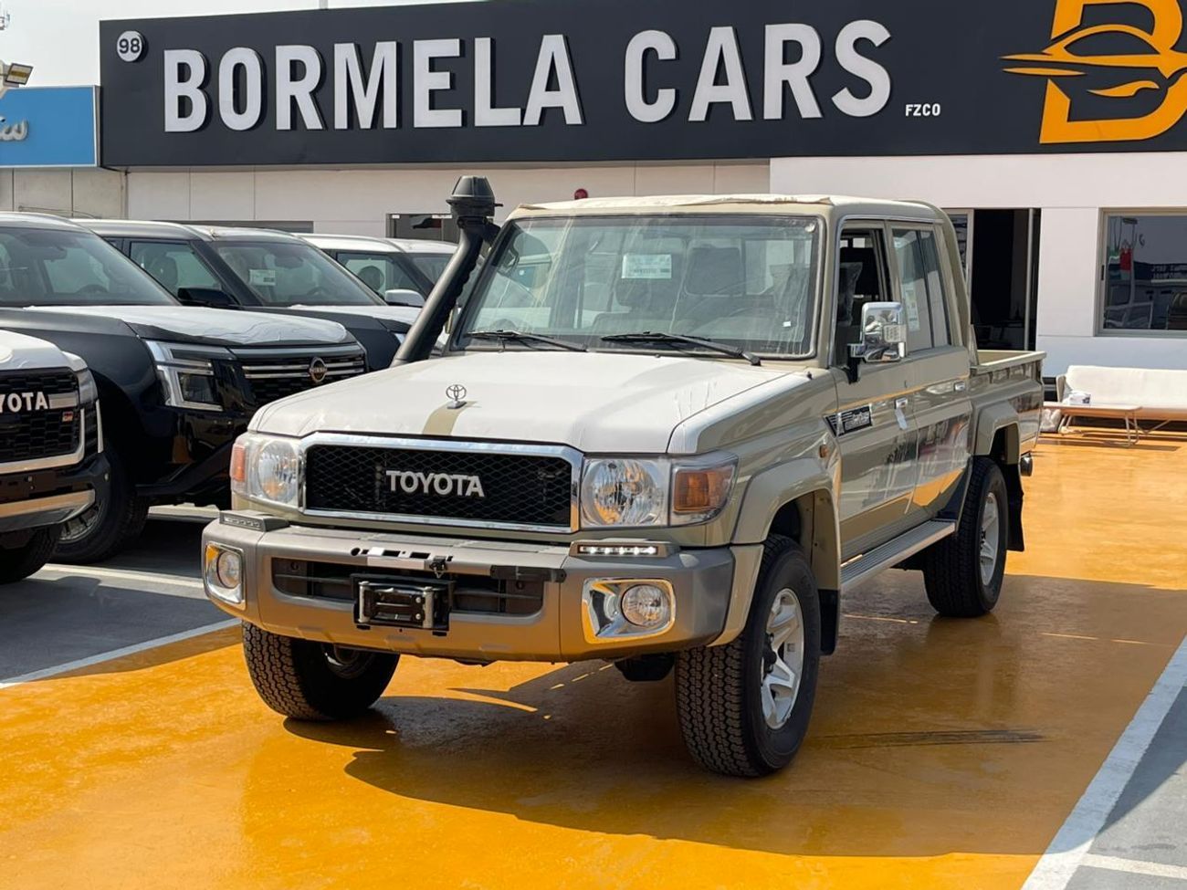 تويوتا لاند كروزر بيك آب Toyota LAND CRUISER DC MT PETROL 4.0L WIN-DIFF