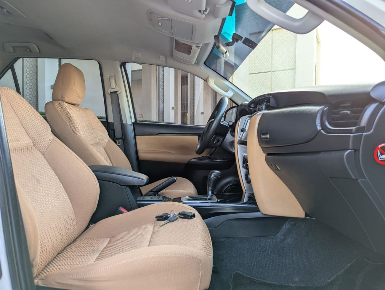 Toyota Fortuner Toyota Fortuner 2022 white colour ,brown colour interior, Gcc specs