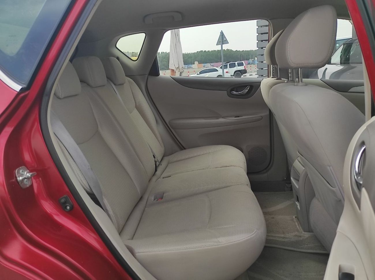 Nissan Tiida Nissan tida 2016 gcc full automatic