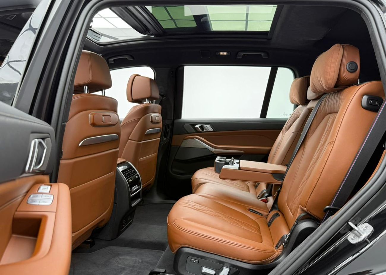 BMW X7 2024 BMW X7 xDrive40i M-Sport, 2029 BMW Warranty + Service Pack, Low Km, 7 Seater, Fully loaded, GCC