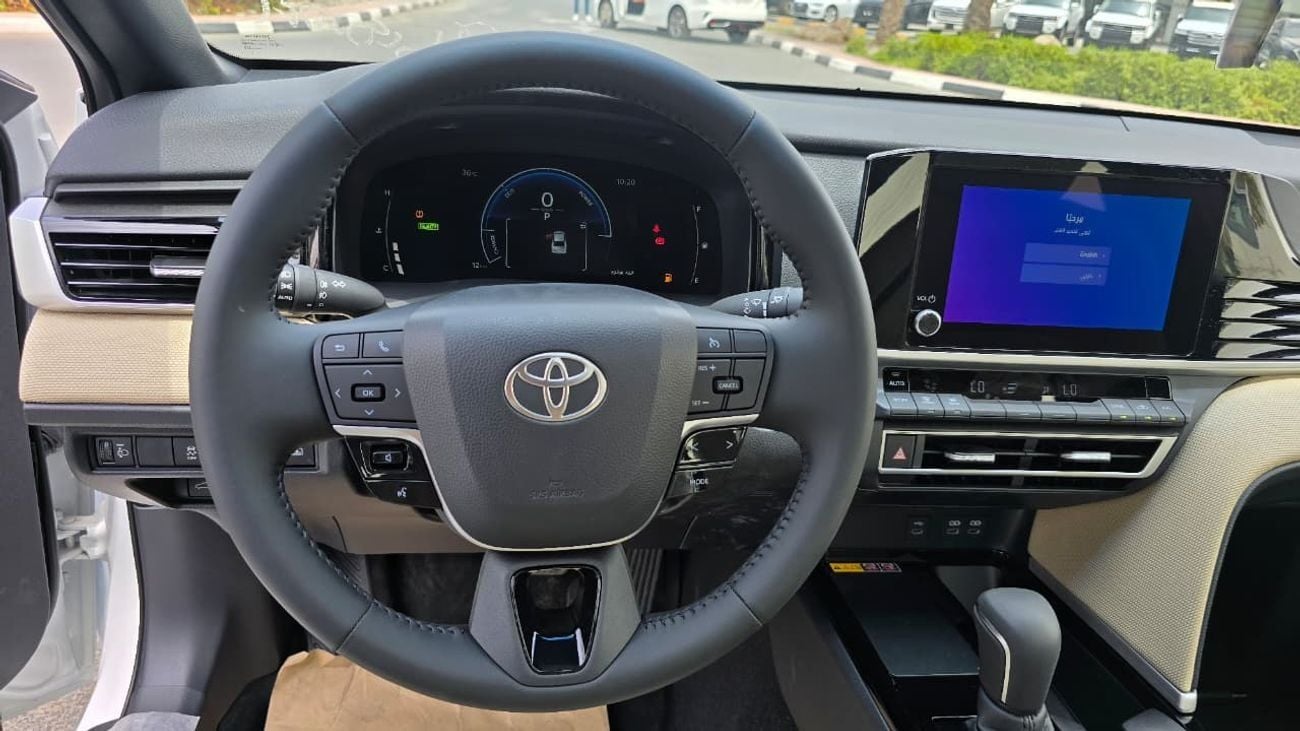 Toyota Camry XLE 2.5L Hybrid