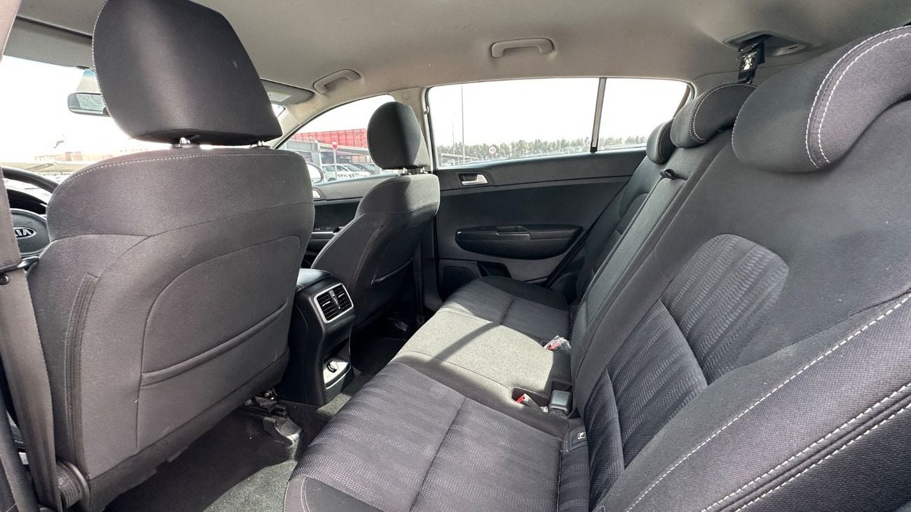 كيا سبورتيج Base 1.6L