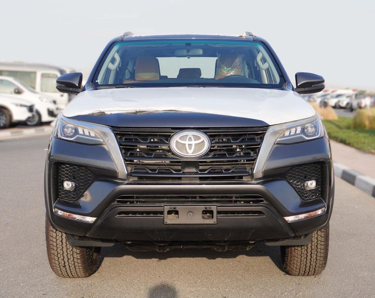 Toyota Fortuner GX2 4X4 2.7L TOYOTA FORTUNER GXR 4X4, 2.7L, A/T-2025