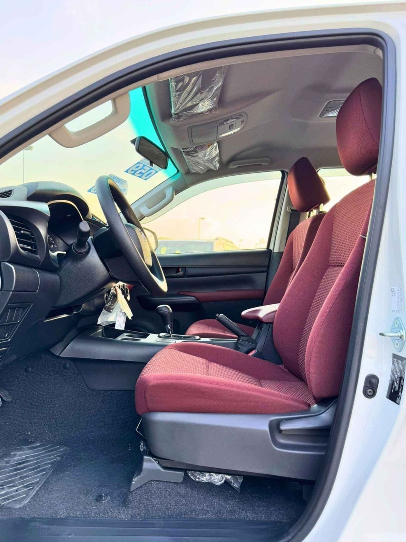 تويوتا هيلوكس BASIC DOUBLE CABIN / 2.4L DIESEL A/T / CHROME HANDLE & REAL CHROME BUMPER (CODE # HD)