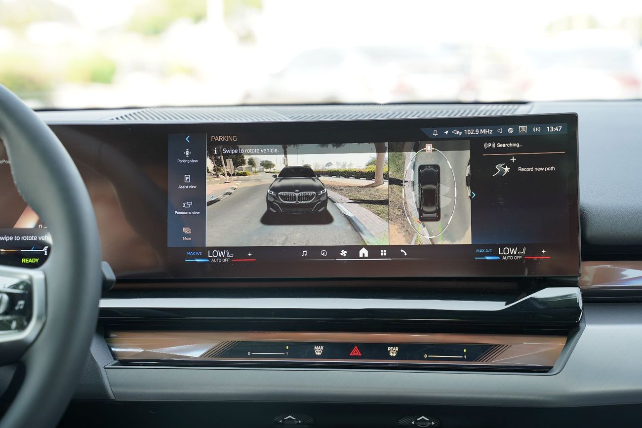 بي أم دبليو i5 2025 BMW i5 e-Drive 40L M-Sport package RWD 0km