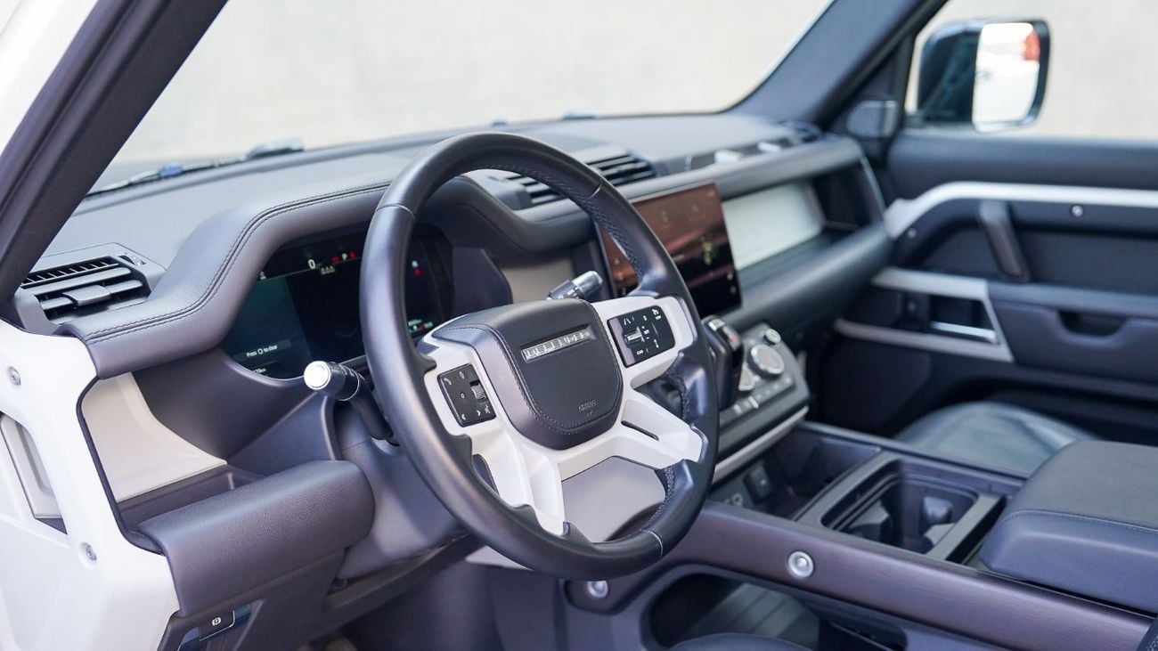 لاند روفر ديفندر P400 90 X-Dynamic HSE 3.0L (5 Seater) Special Offer | AED 4,128 PM | 22in Wheels, Lightbar | 90 P400