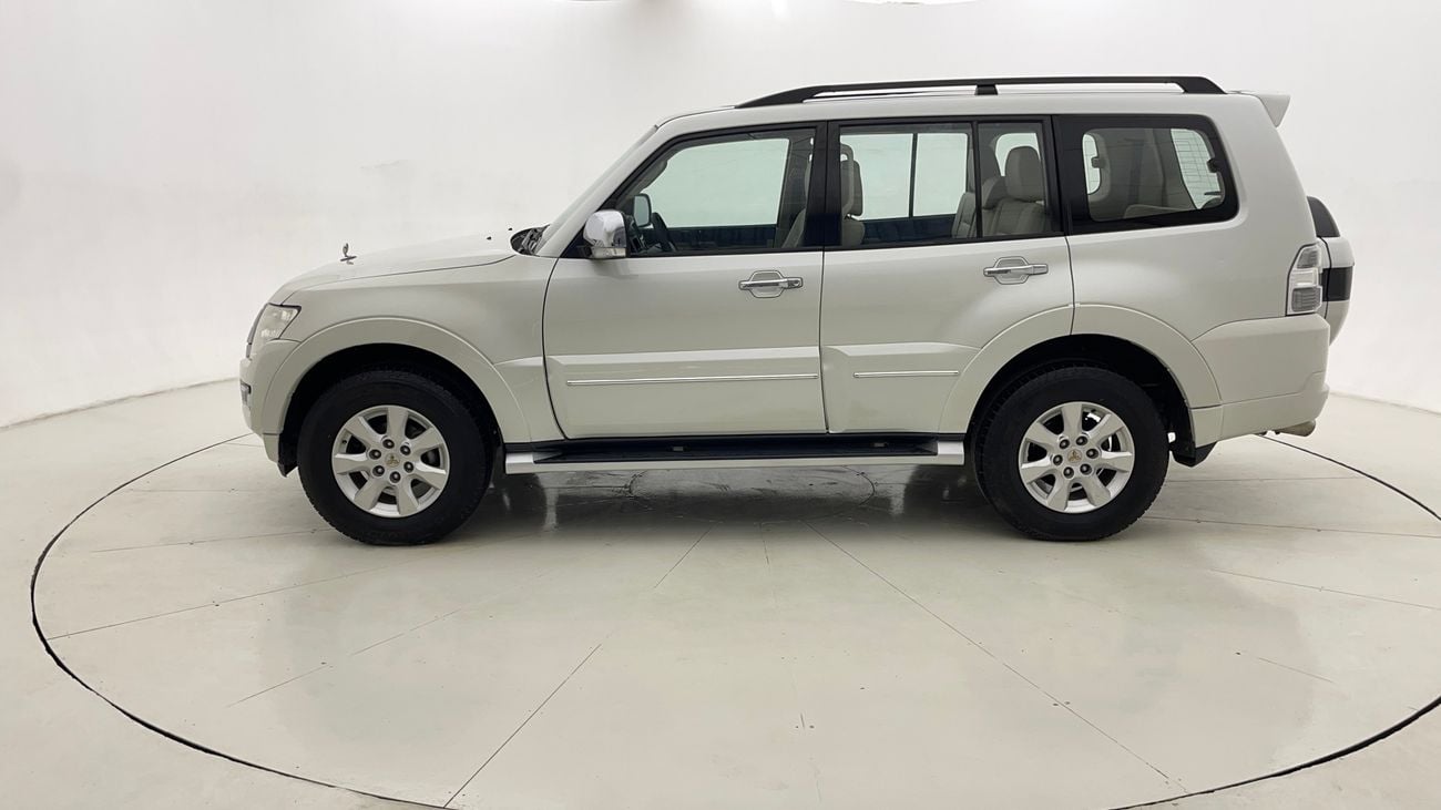 ميتسوبيشي باجيرو GLS MID 3 | بدون دفعة مقدمة | اختبار القيادة في المنزل