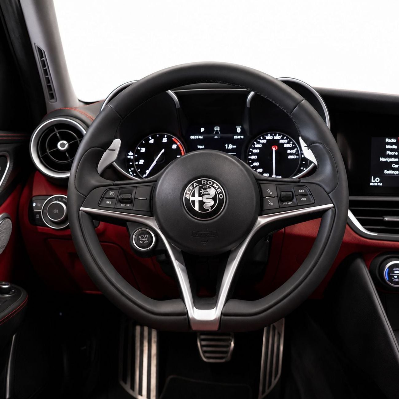 Alfa Romeo Giulia VELOCE AED 1,206 P.M • 0% Downpayment •  Alfa Romeo Giulia Veloce • 1 Year Warranty