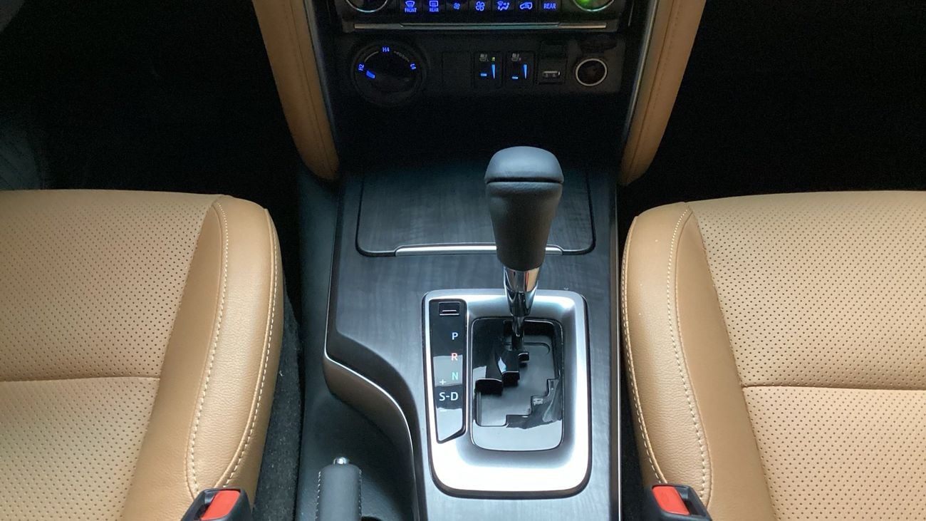 Toyota Fortuner 4.0 4WD AUTO 7STR VXR RA/RB | Guaranteed Warranty | 0 Down Payment