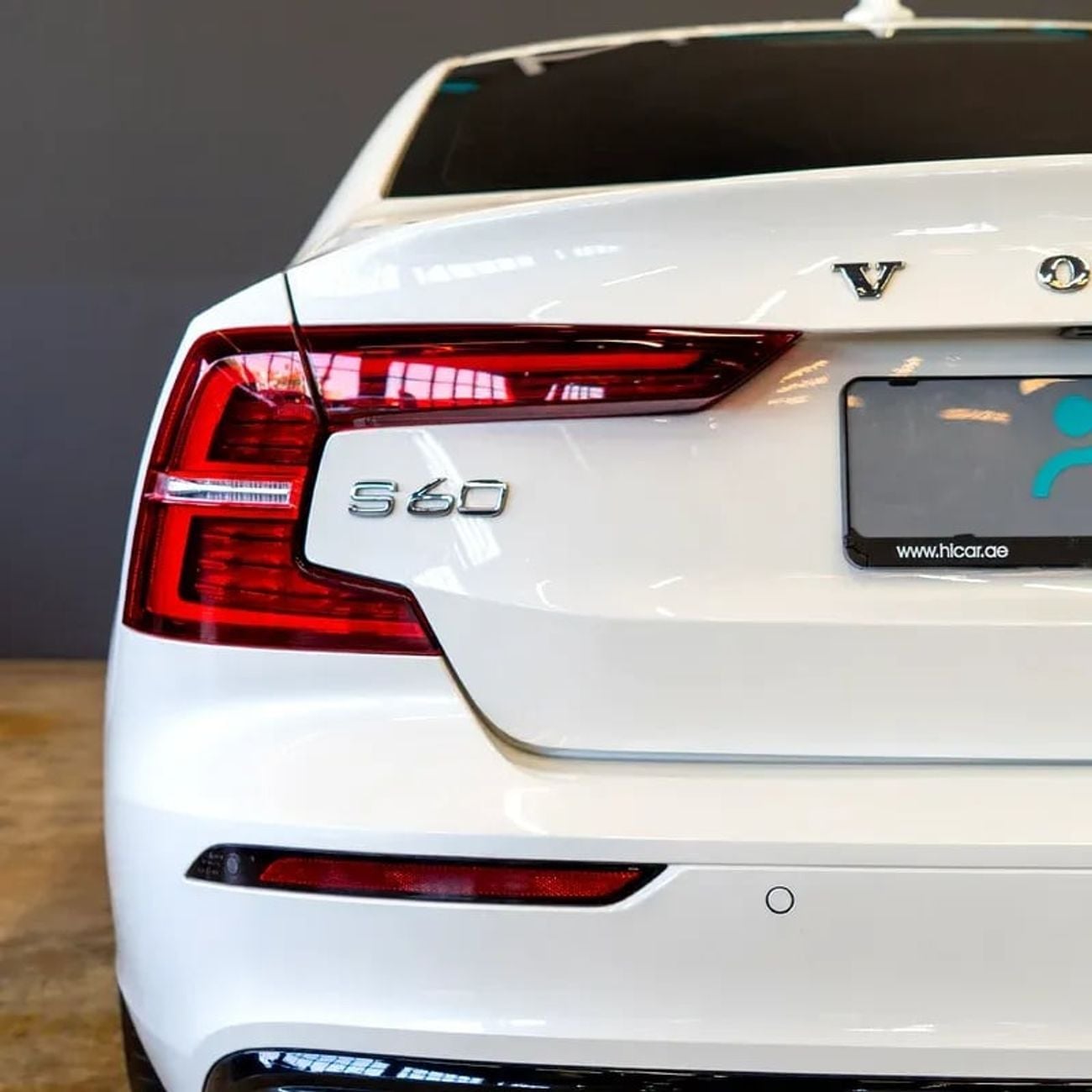 Volvo S60 B4 R Design 2.0L AED 1,819 pm • 0% Downpayment • S60 R-Design • Agency Warranty