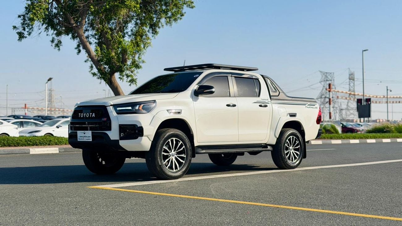 تويوتا هيلوكس 2019 | 2.8L DIESEL ENGINE | AT | RHD | ROOF RACK | SPORTS BAR | TOW HITCH | MULTIMEDIA SCREEN | PREM