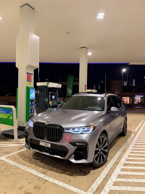 BMW X7 M50i