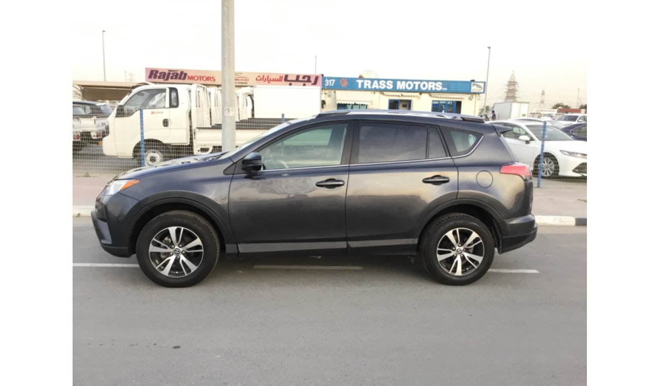 Toyota RAV4 TOYOTA RAV4 LE 2018 GRAY