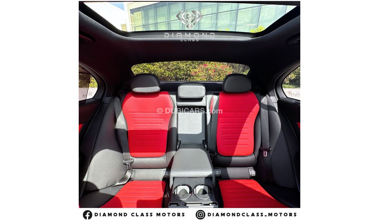 New MercedesBenz C200 Mercedes C200 AMG Premium + Panoramic Full