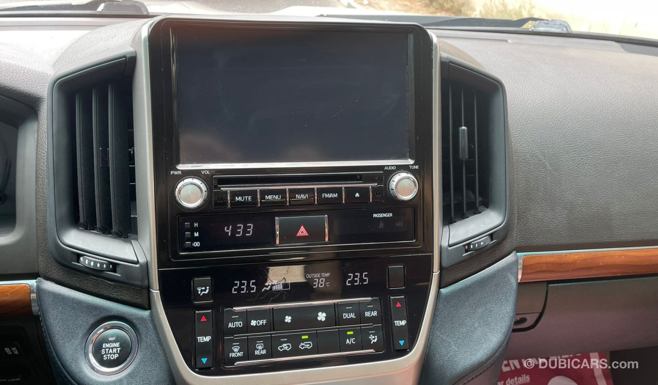 Toyota Land Cruiser 2010 FACELIFT 2021 INTERIOR 2021 EXCELLENT CAR