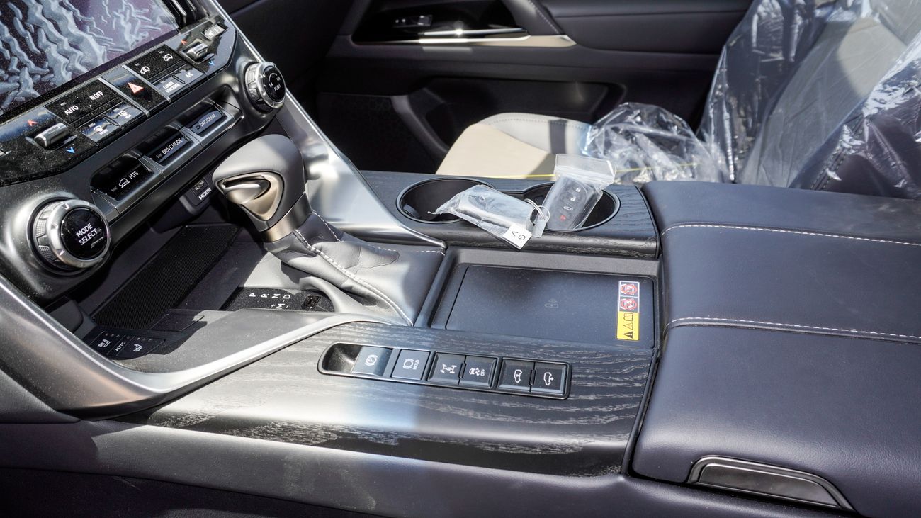 Lexus LX 600 3.5 L V6