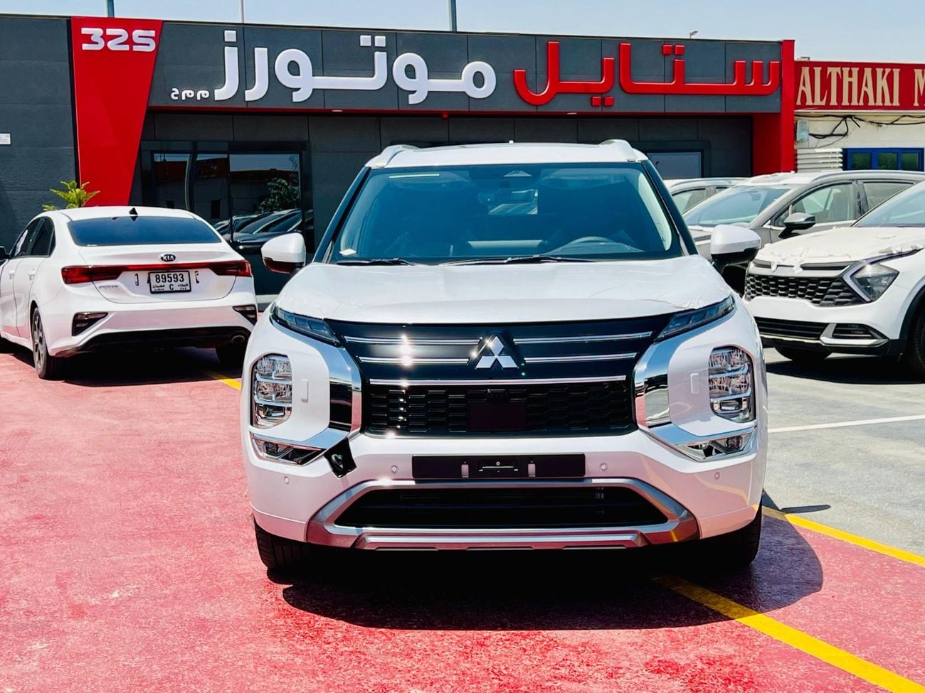 ميتسوبيشي آوتلاندر PREMIUM