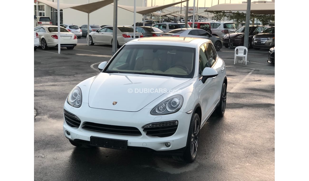 Porsche Cayenne PORSCHE CAYANNE S MODEL 2013 GCC car prefect condition full option panoramic roof leather seats back