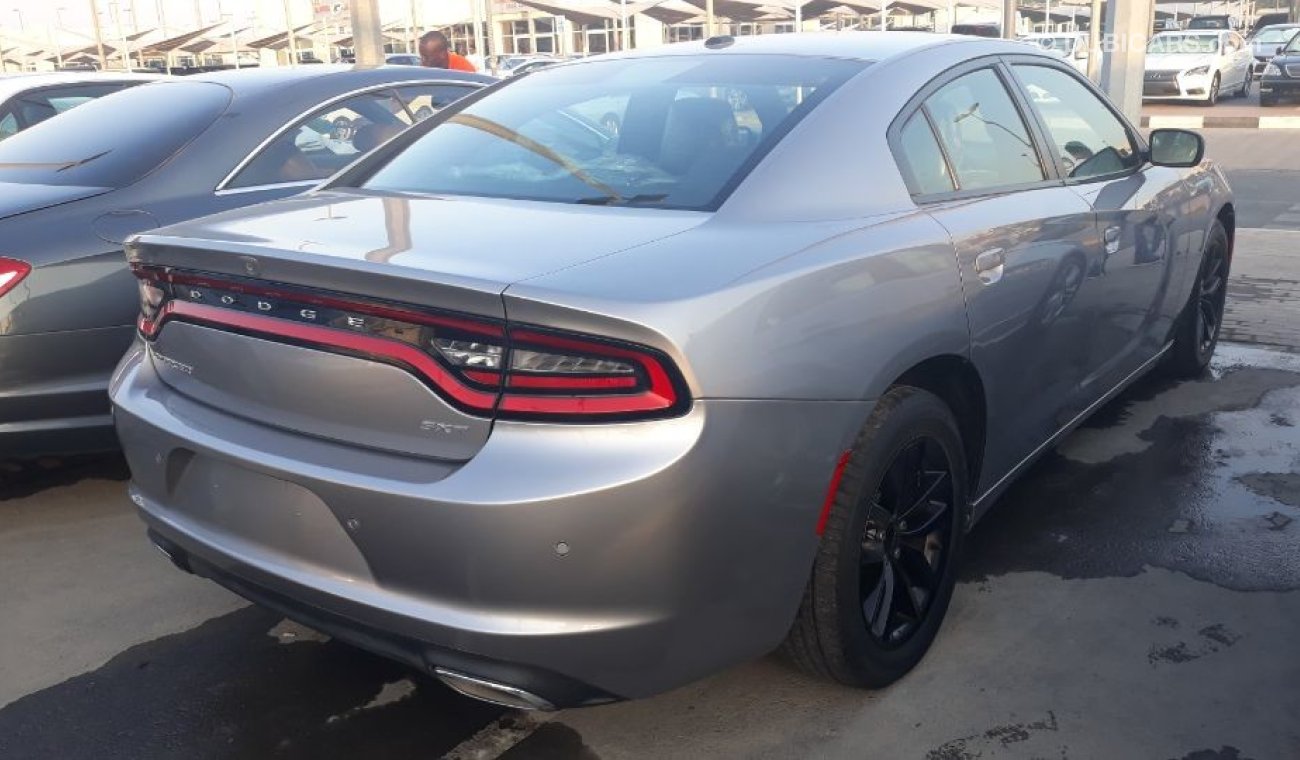 Dodge Charger 2015 Gulf specs full options clean car in excellent condition