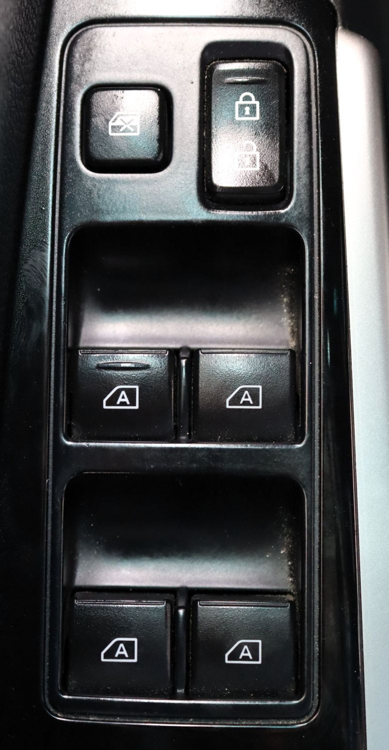 Mitsubishi Montero Sport GLS Premium 3.0L (7 Seater) Mitsubishi Montero Sport 2021 GCC model in excellent condition, no accid