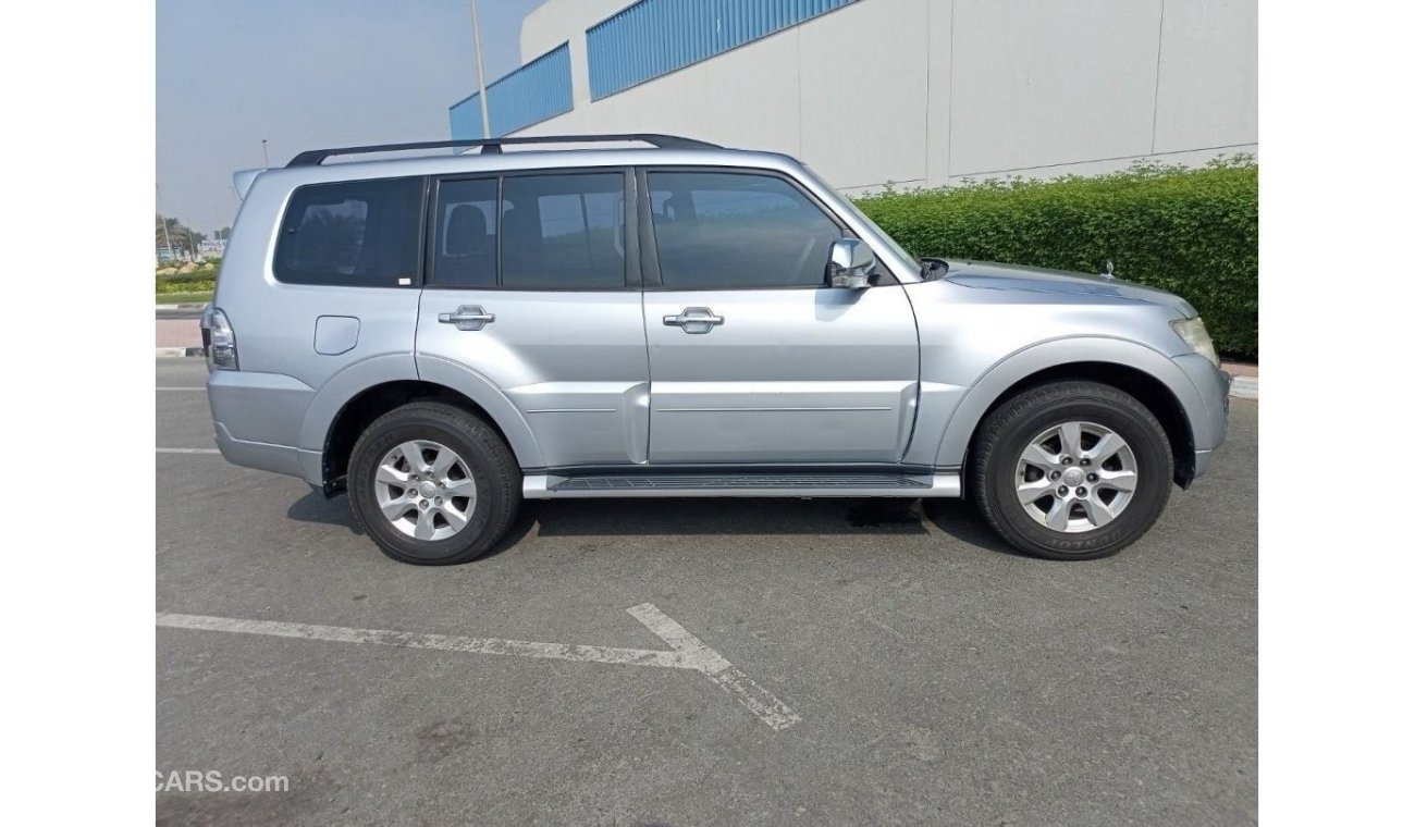 Mitsubishi Pajero GLS Mid 1298 MONTHLY 2015 Mitsubishi Pajero V6.4X4 EXCELLENT WARRANTY