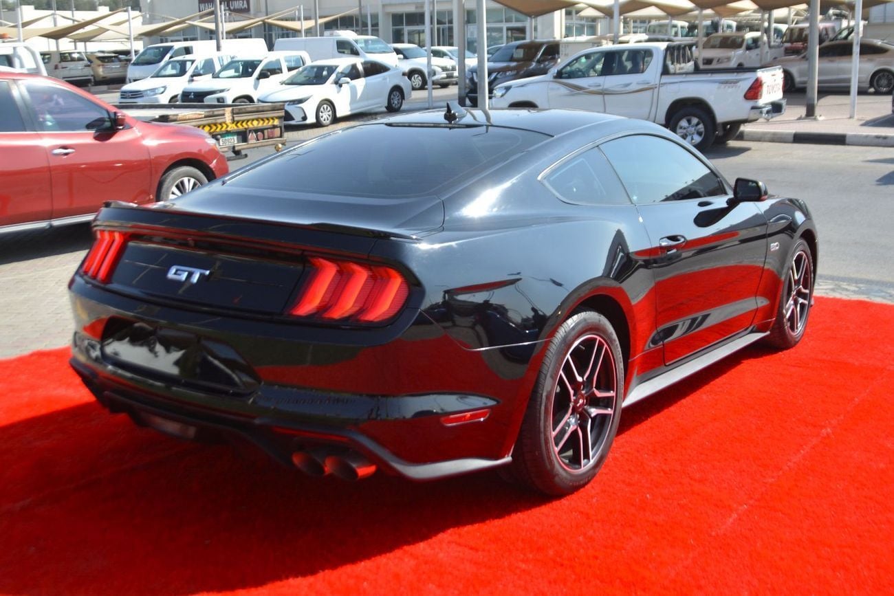 Ford Mustang GT Premium 5.0L V8