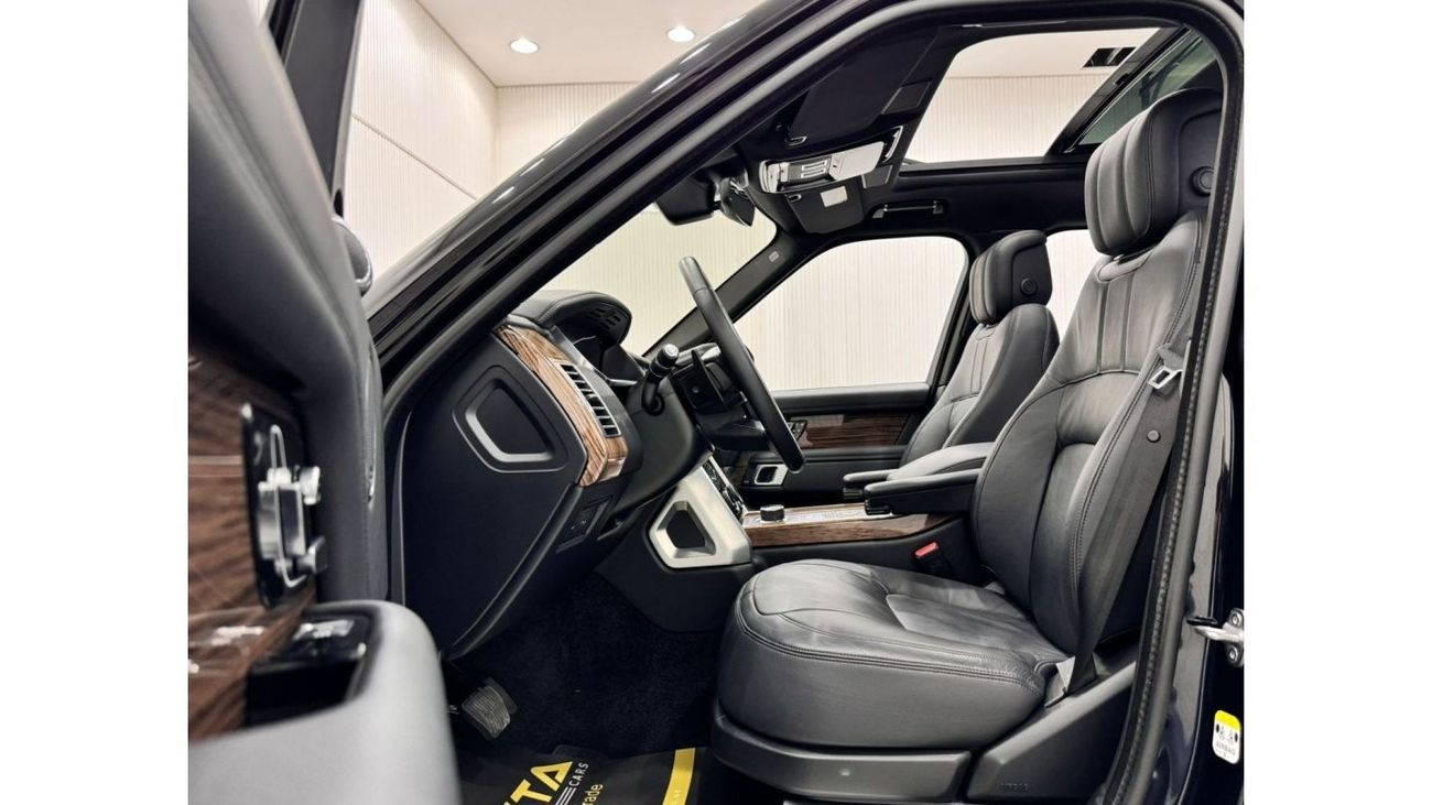 Land Rover Range Rover 2022 Range Rover Vogue P360 HSE, March 2027 Range Rover Warranty + Service Pack, Low Kms, GCC