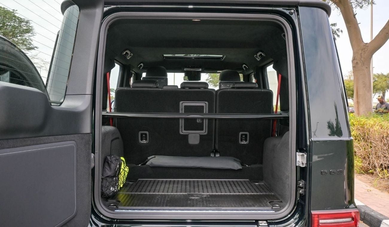 Mercedes-Benz G 63 AMG Mercedes G63 AMG - Special Color Emerald Green - Carbon Fiber - Rear Entertainment System - 2024
