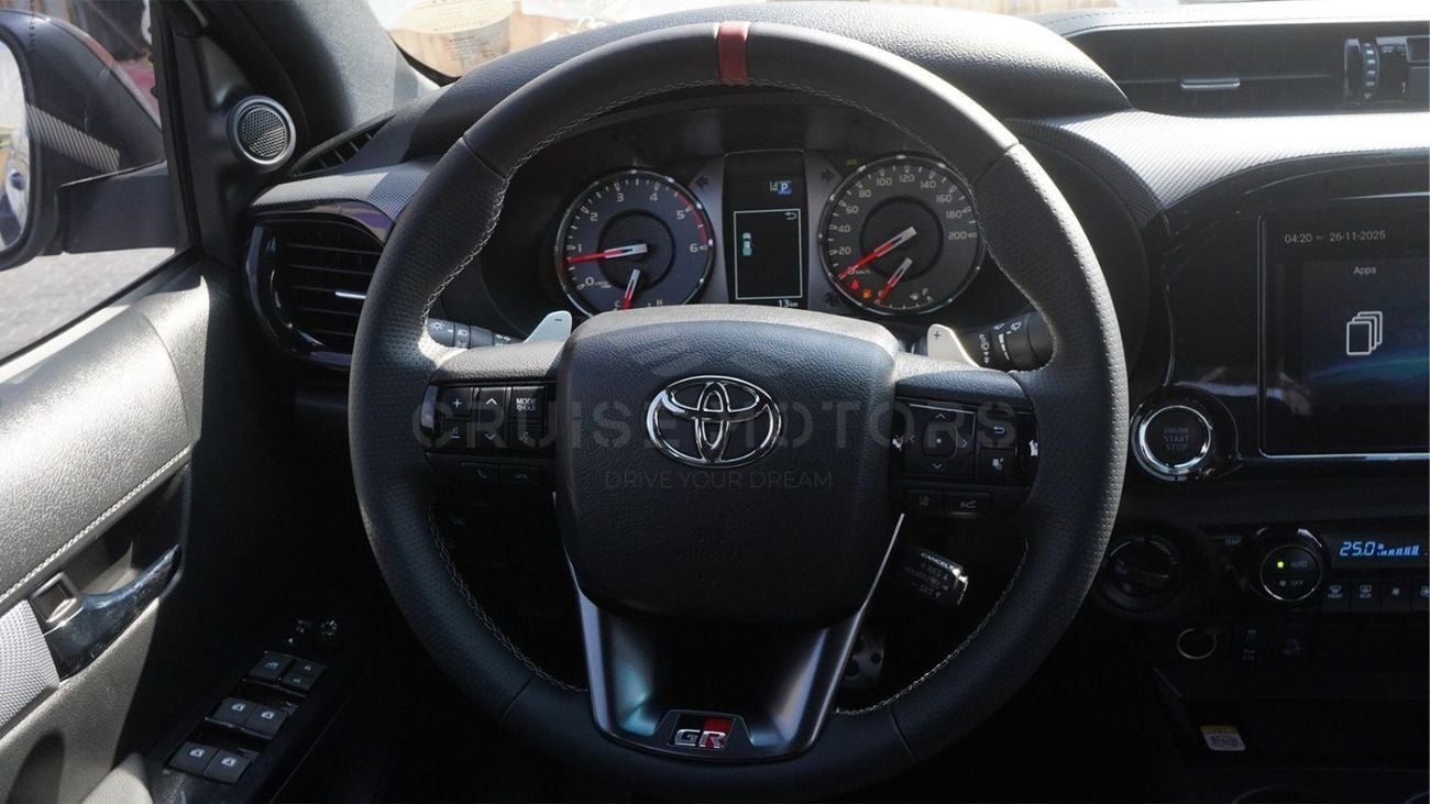 تويوتا هيلوكس Automatic . Diesel . Four Wheel Drive . 5 Seats . 4 Doors - White