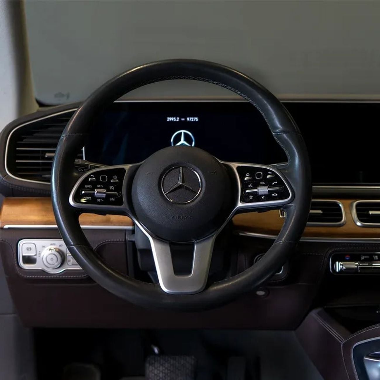 مرسيدس بنز GLE 450 Std 3.0L (389 HP)