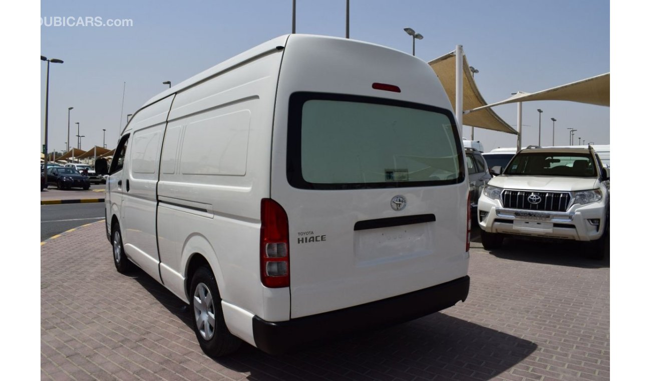 Toyota Hiace GLS - High Roof LWB Toyota Hiace Highroof Thermoking chiller, Model:2014. Excellent condition