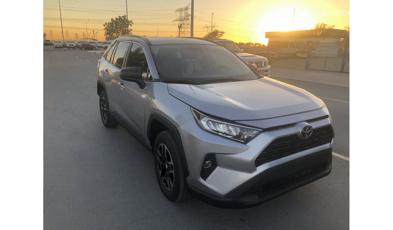 Toyota RAV4 LE