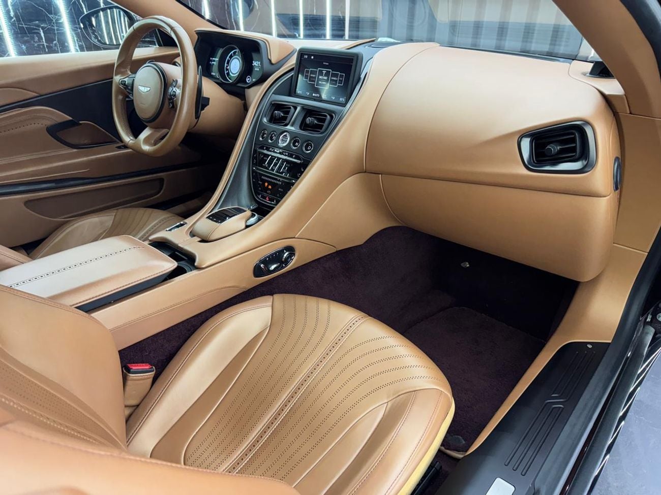 Aston Martin DB11 STD AMR 5.2L 2018 Aston Martin DB11  V12 With full Aston Martin Service History