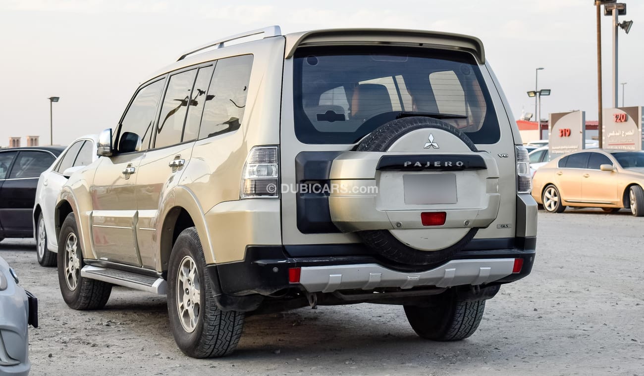 Mitsubishi Pajero GLS V6