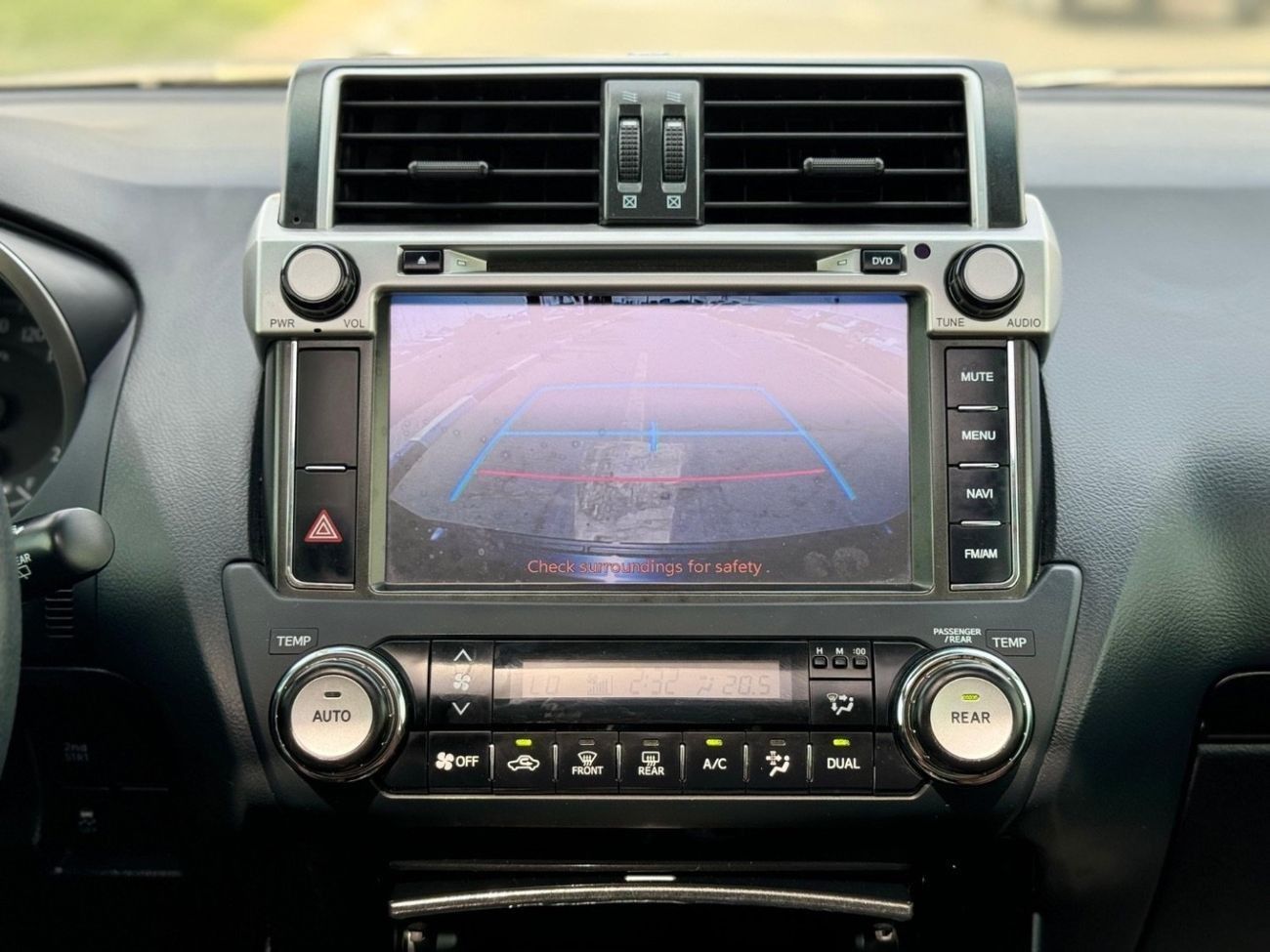 Toyota Prado Toyota prado 2017 V4 black color full options