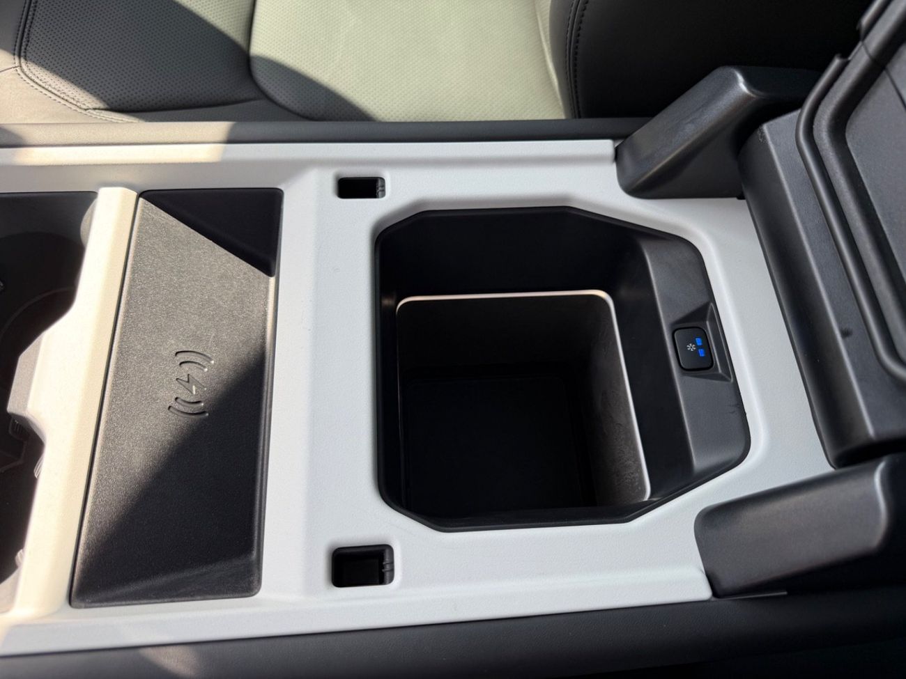 لاند روفر ديفندر P400 110 SE 3.0L (5 Seater)