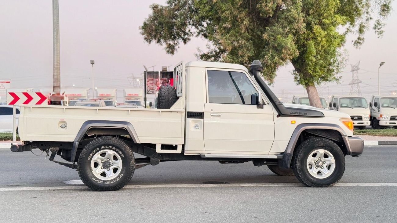 تويوتا لاند كروزر بيك آب SINGLE CABIN | 2016 | 4.5L DIESEL | MANUAL TRANSMISSION | RHD | AIR SNORKEL