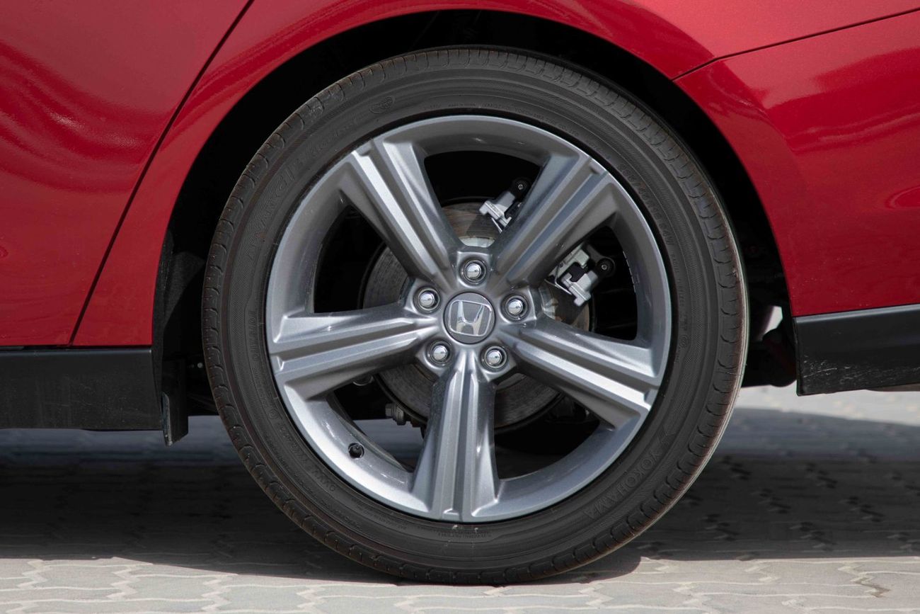 هوندا أكورد 1.5L Turbo EX- Radiant Red inside Grey | Export Only