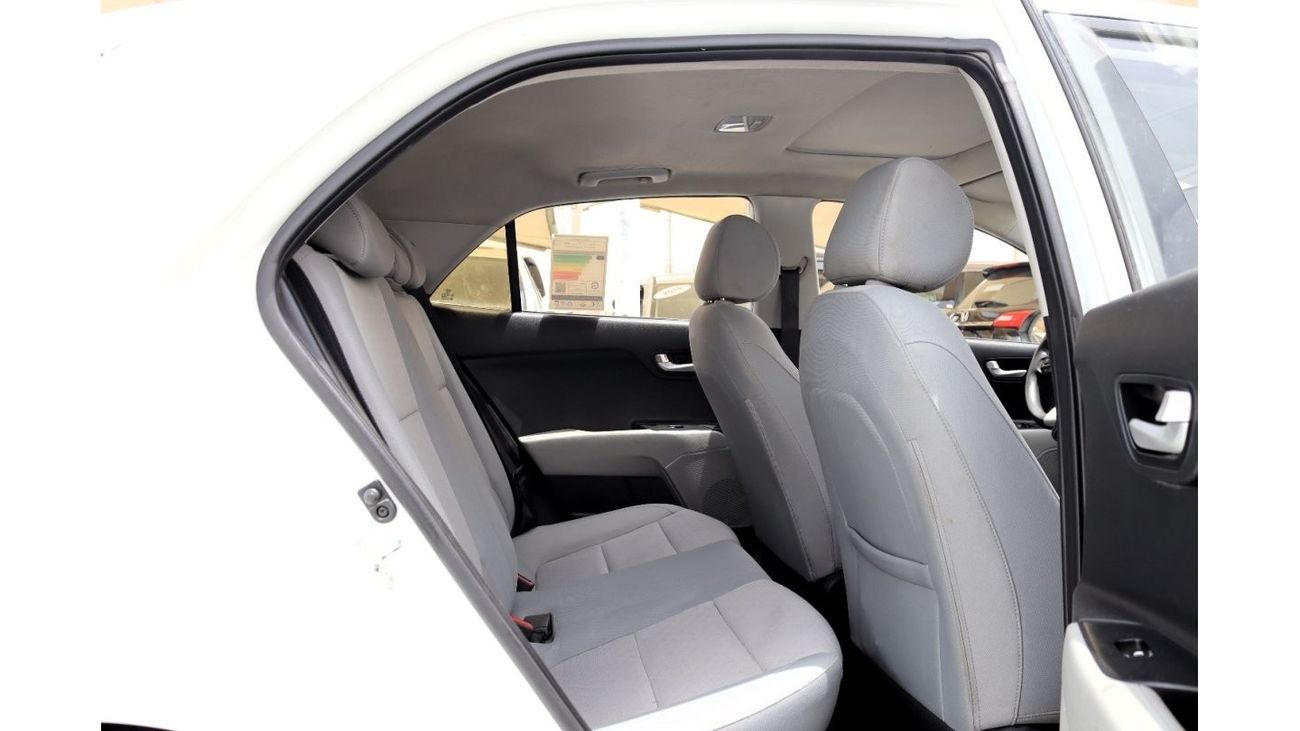 Kia Rio LX ACCIDENTS FREE - GCC - SUNROOF - ORIGINAL PAINT - PERFECT CONDITION INSIDE OUT