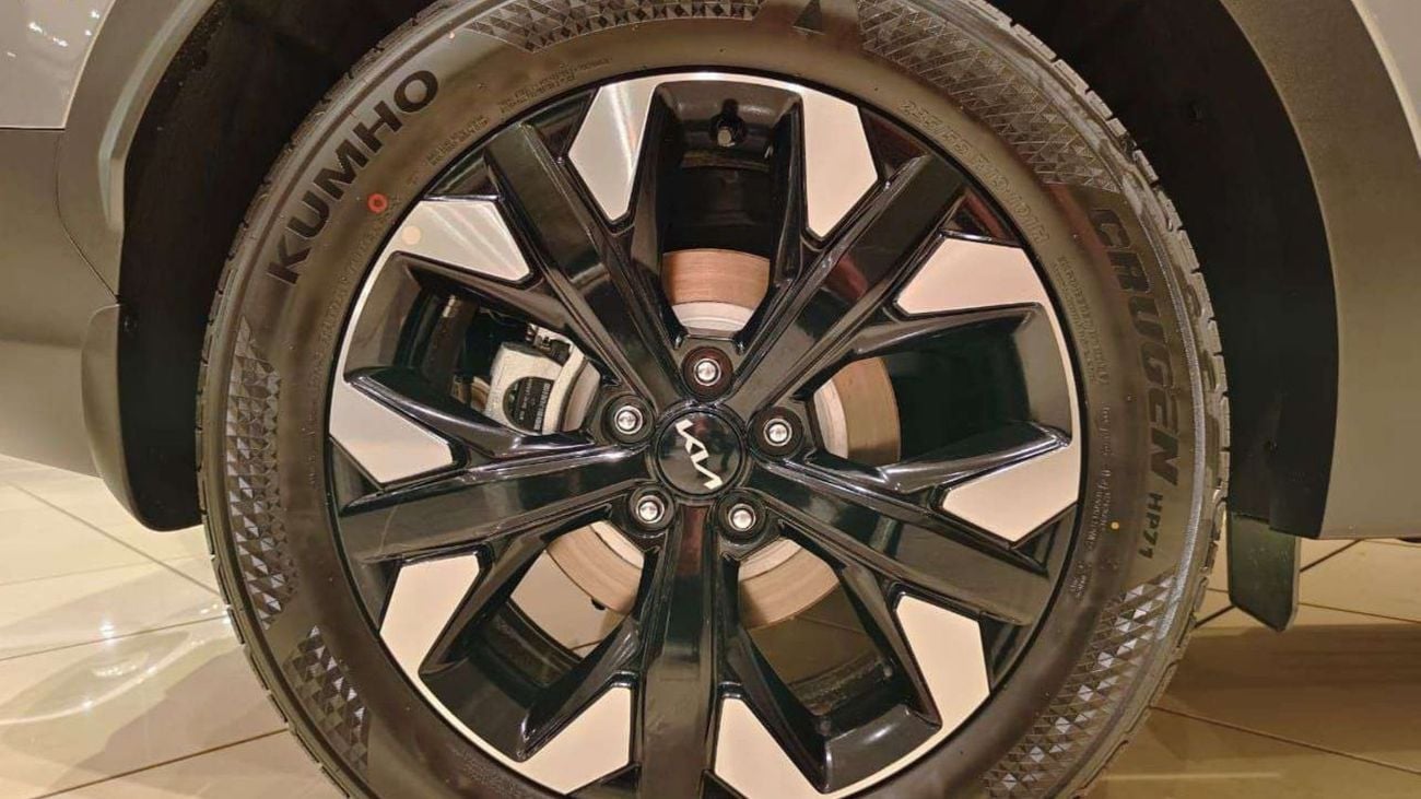 كيا سبورتيج 2.0L MPFI | Petrol | Automatic | All Wheel Drive | 5 Seats | 5 Door