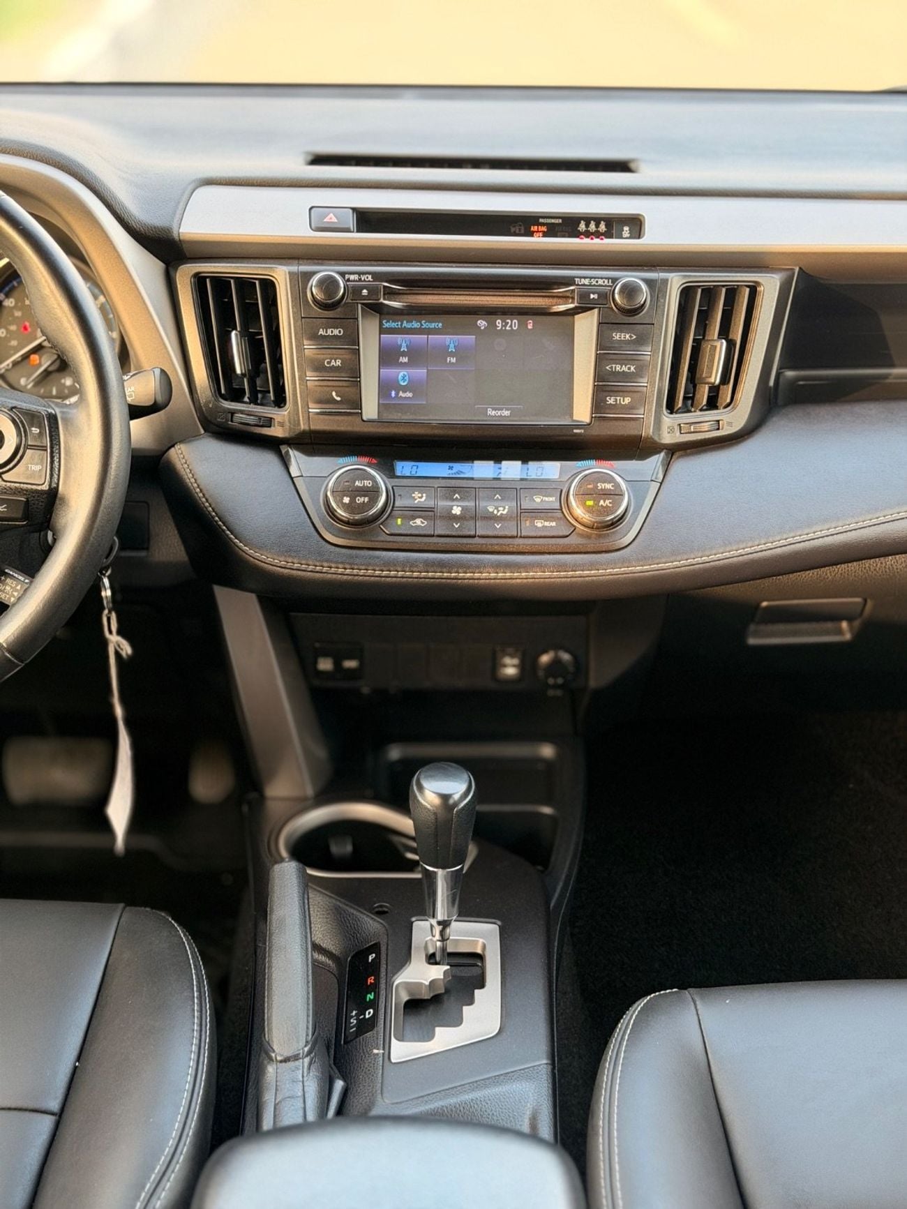 Toyota RAV4 XLE 2.5L / Sunroof, leather seats 2018 morel full option
