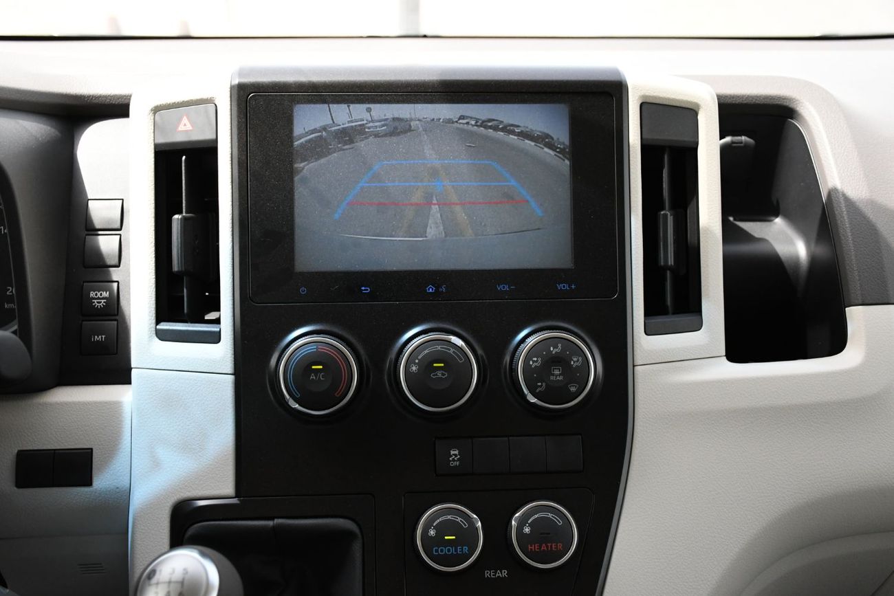 Toyota Hiace GL -High Roof Commuter 3.5L M/T (Ready Stock )