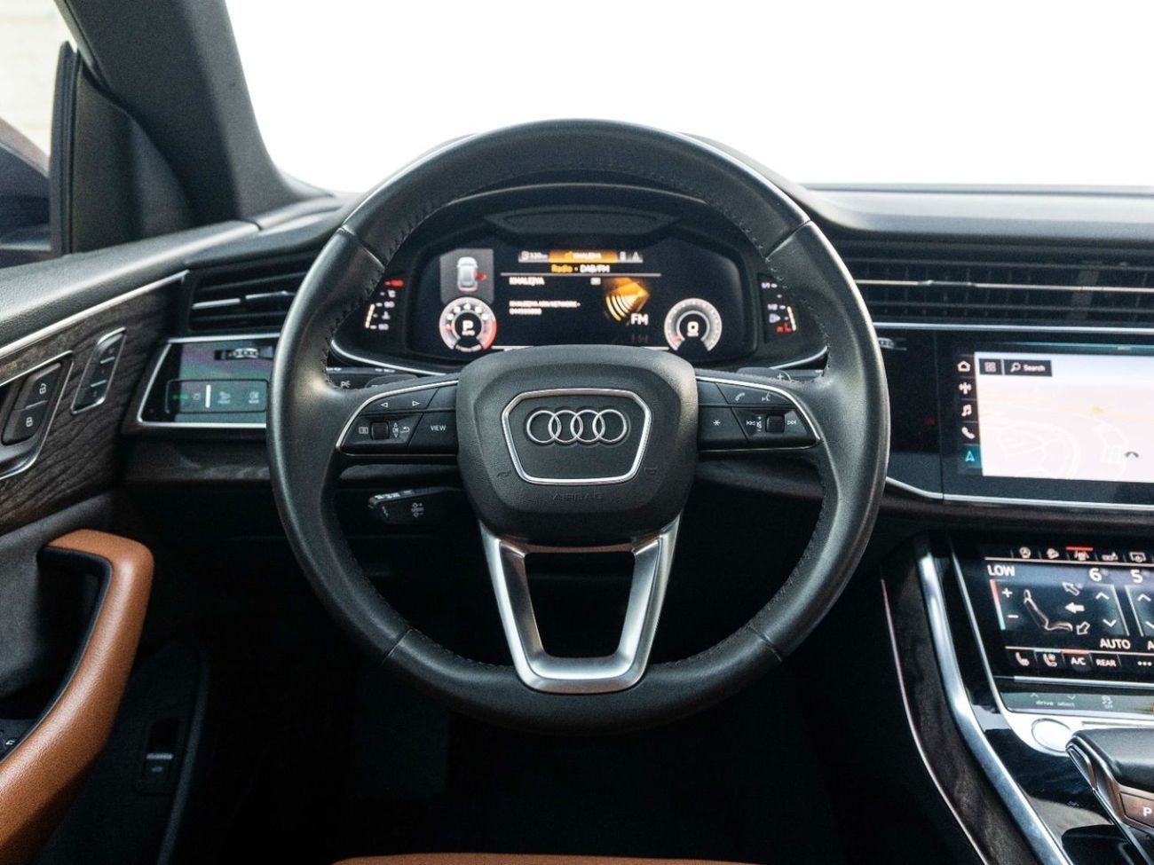 Audi Q8 55 TFSI quattro Luxury 3.0L (340 HP)