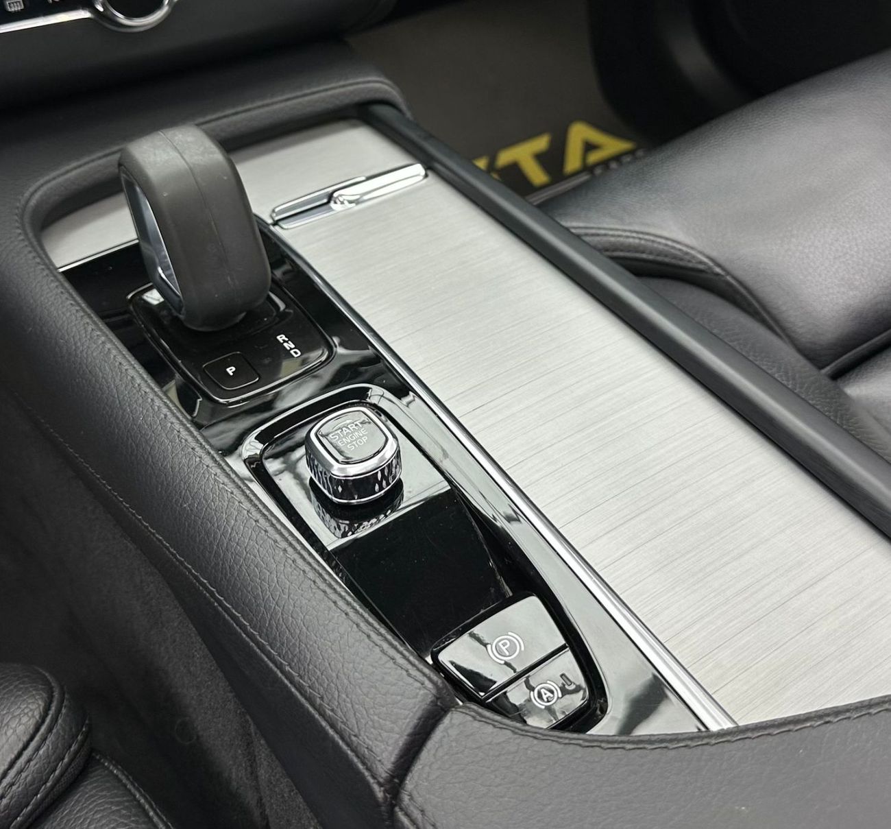 Volvo XC90 B5 Momentum 2.0L 2022 Volvo XC90 B5 Momentum, Jan/2027 Volvo Warranty, Volvo Full Service History, G