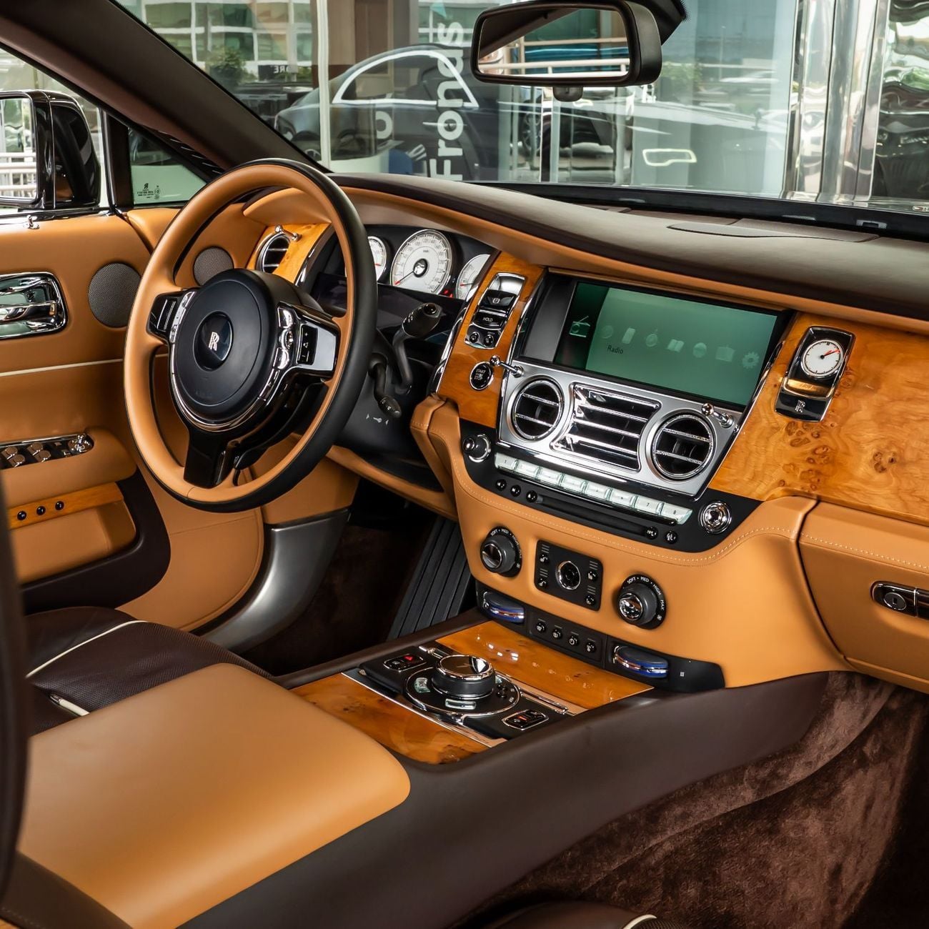 Rolls Royce Wraith STD 2017 | ROLLS ROYCE WRAITH | 3 BUTTONS | STAR LIGHT | 45,000KM | GCC