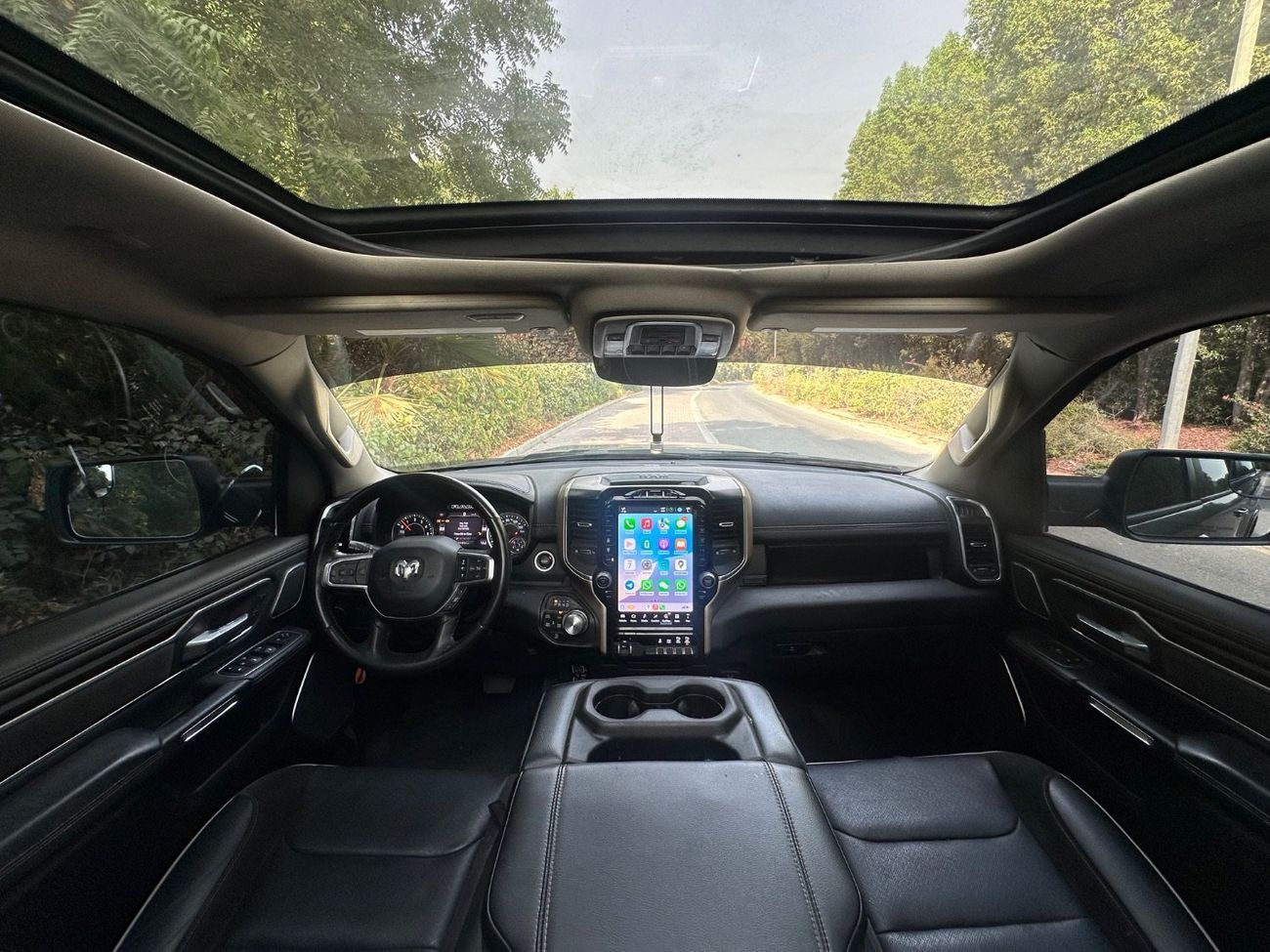 رام 1500 2022 Laramie | 5.7L HEMI V8 | 4x4 | Full Option | American Specs | Low mileage