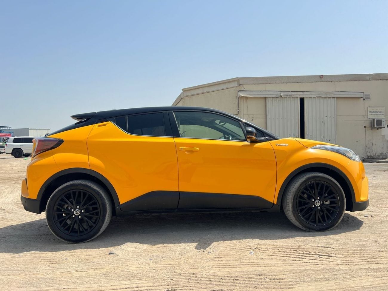 تويوتا CHR Toyota CHR ,1200 CC ,Right Hand Drive ,2017 Model  ,Yellow Color